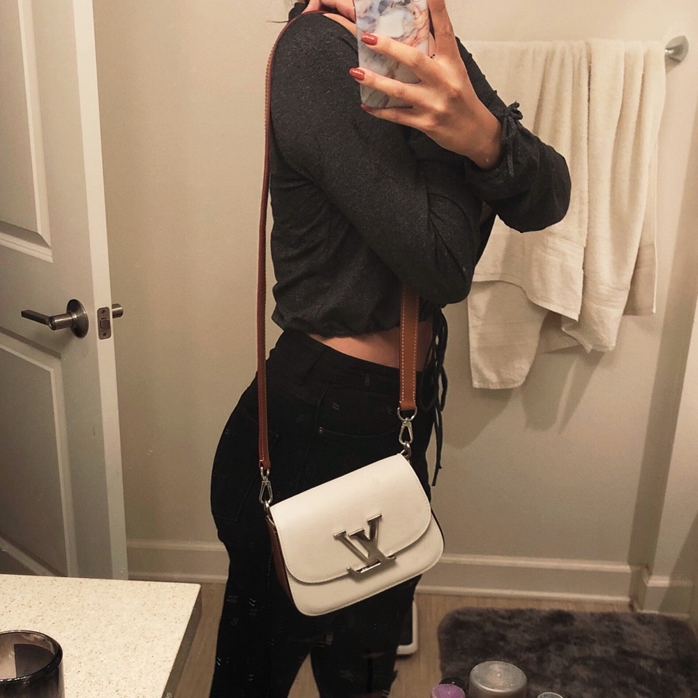 ✨SOLD✨ RARE✨ LOUIS VUITTON Vivienne Box Chain Louise Bag - Picture 8 of 8